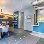 Montmartre Hotel