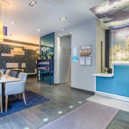 Montmartre Hotel